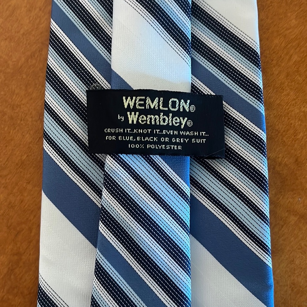 Vintage :  WEMLON by WEMBLEY Thai hundred percent polyester